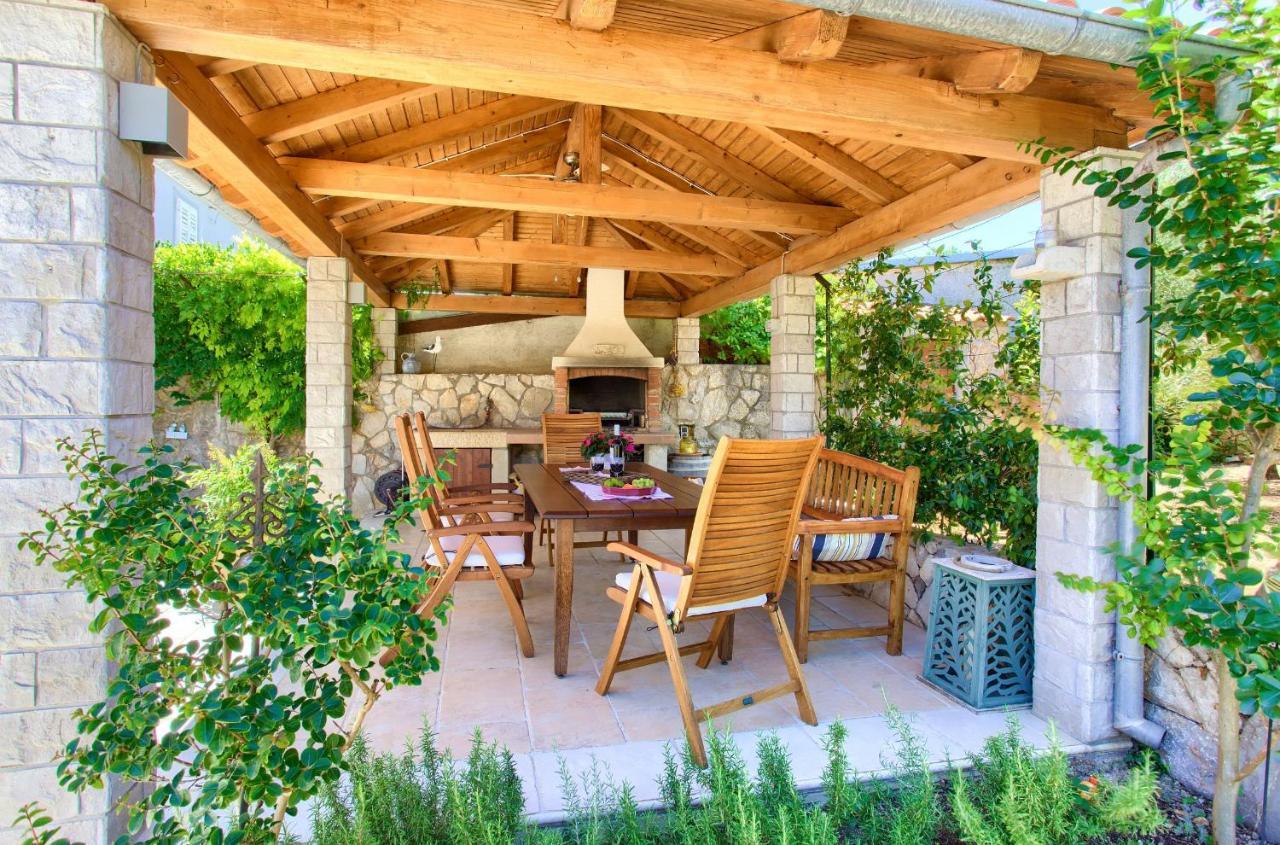 Holiday Home Lavanda Kornić Exteriér fotografie